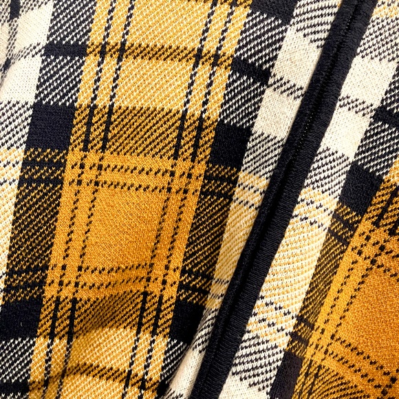 Gorgeous Plaid Jones New York Poncho - Picture 2 of 7